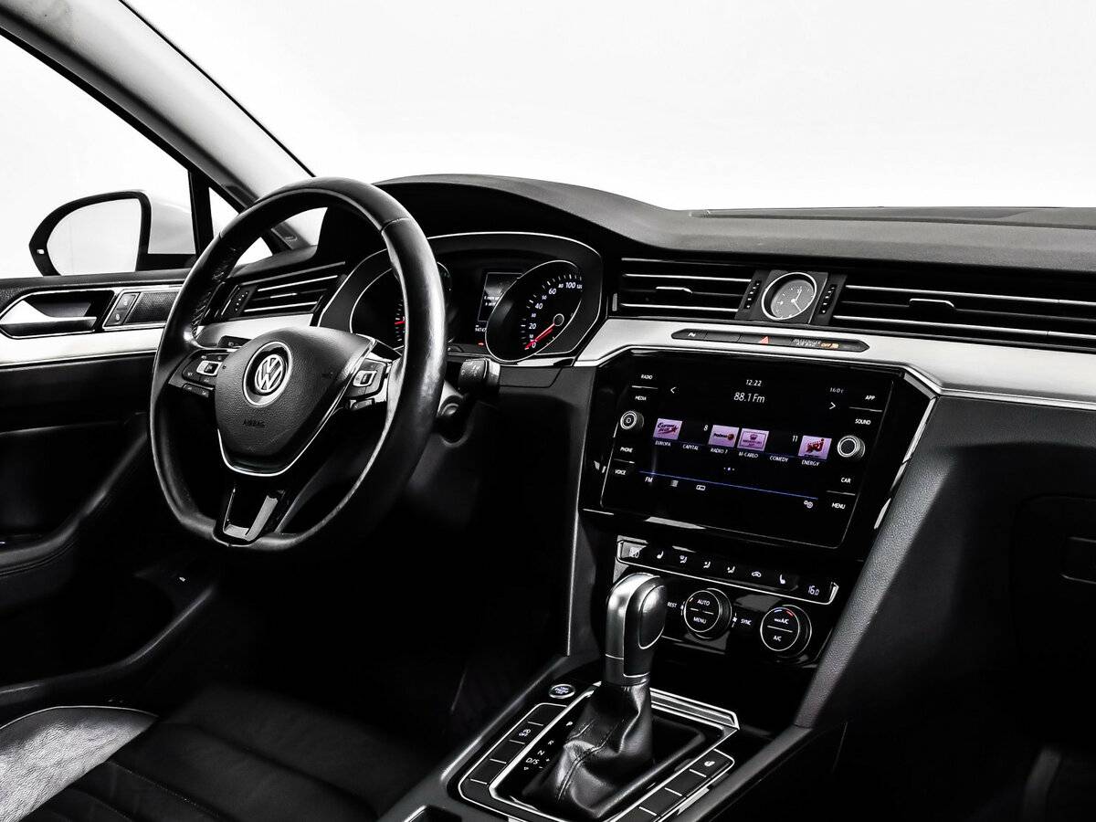 Volkswagen Passat б/у, 2018, Роботизированная. Фото: #7