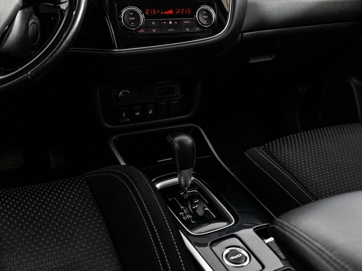 Mitsubishi Outlander б/у, 2019, Вариатор. Фото: #9