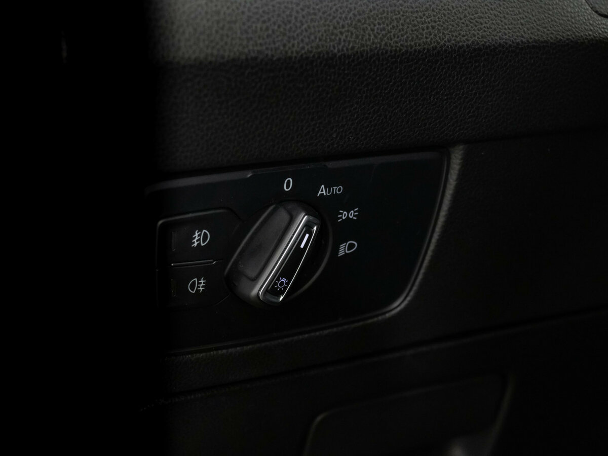 Volkswagen Passat б/у, 2018, Роботизированная. Фото: #13