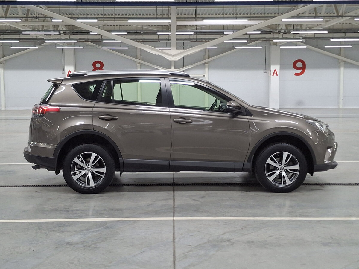Toyota RAV4 б/у, 2015, Механическая. Фото: #3