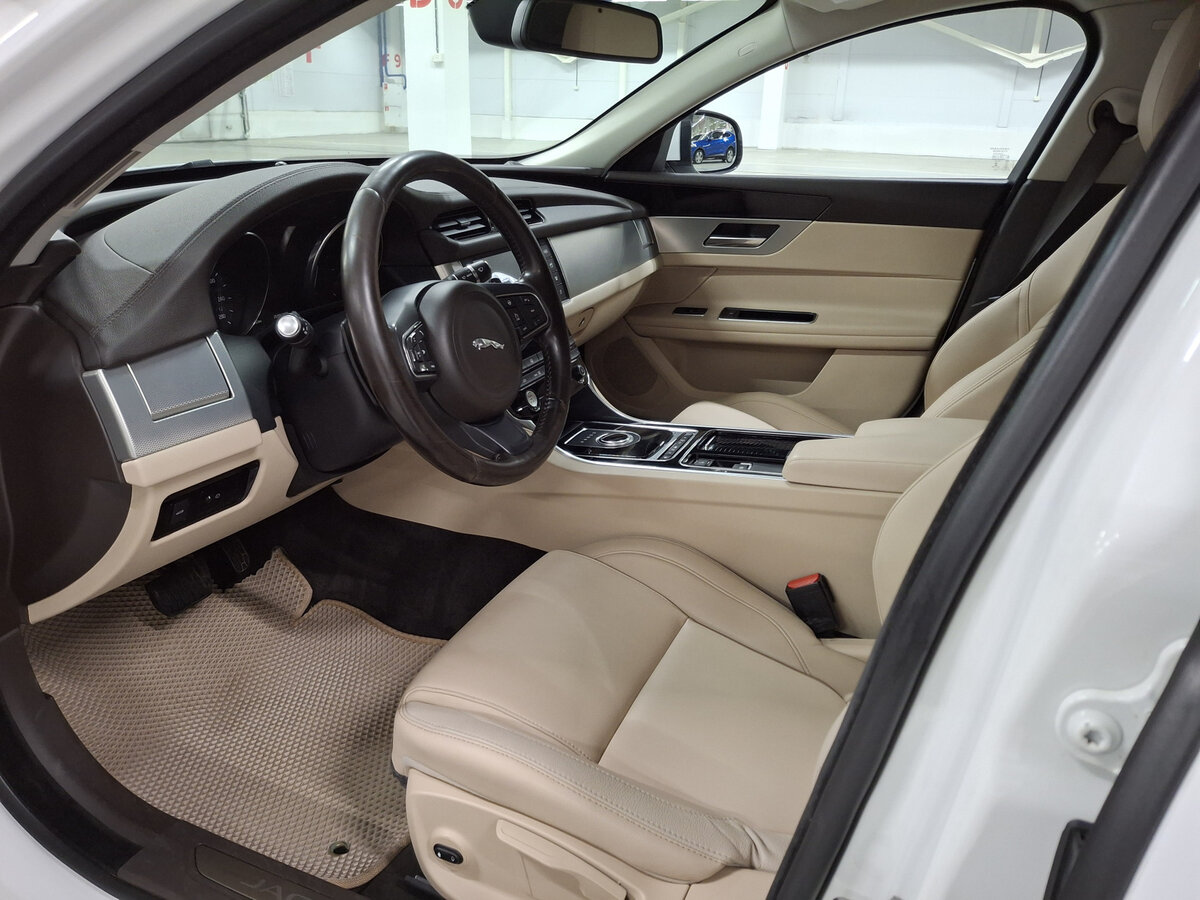 Jaguar XF б/у, 2016, Автоматическая. Фото: #15