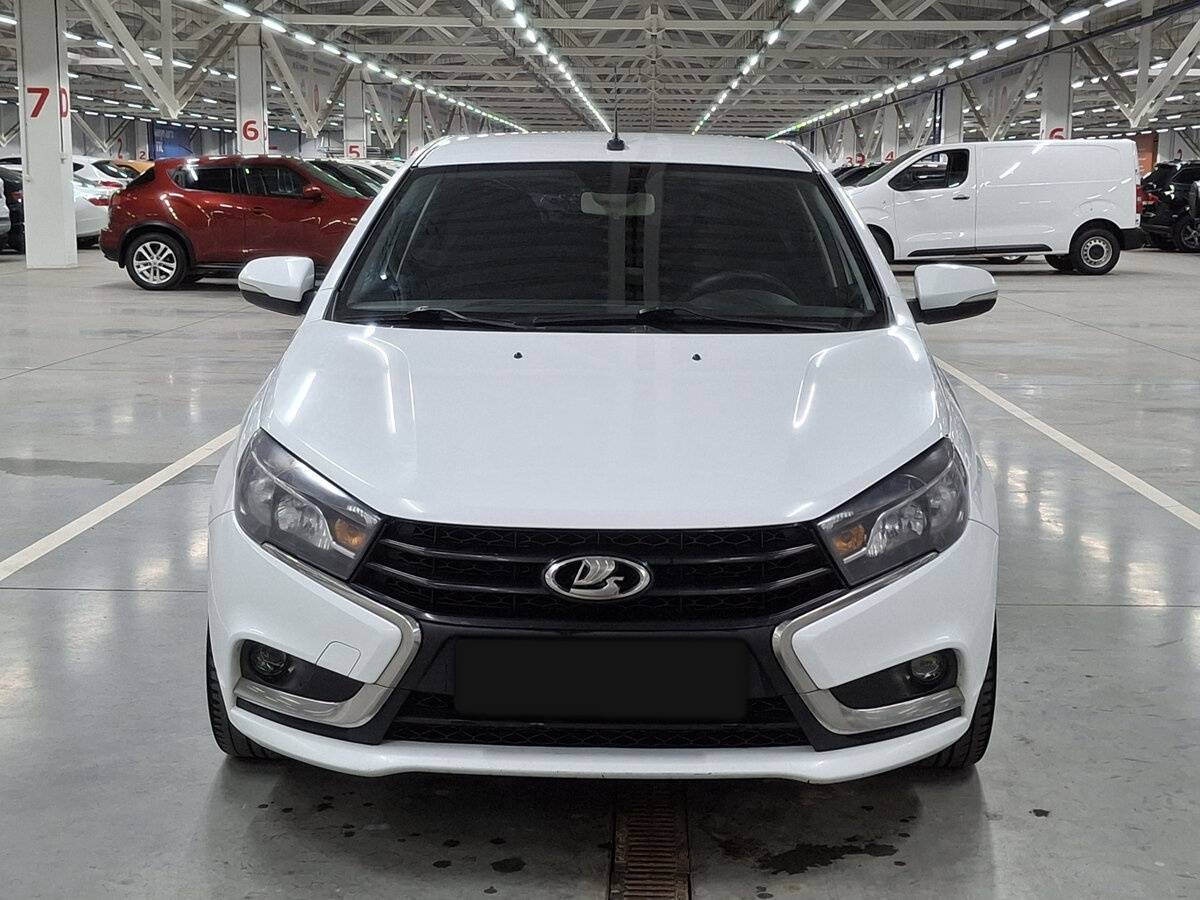 Лада (ВАЗ) Веста б/у, 2017, Механическая. Фото: #1