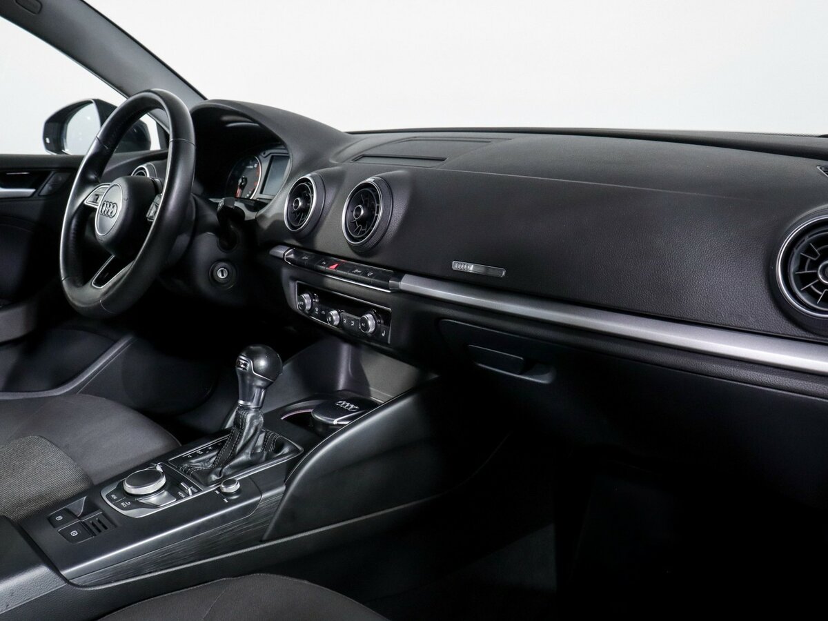 Audi A3 б/у, 2016, Роботизированная. Фото: #6