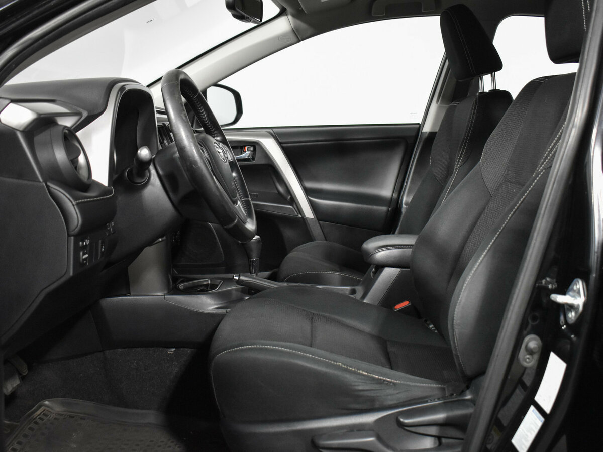 Toyota RAV4 б/у, 2018, Автоматическая. Фото: #9