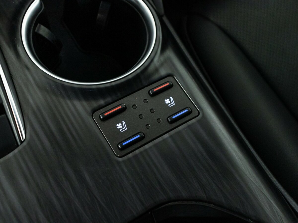 Toyota Camry б/у, 2021, Автоматическая. Фото: #21