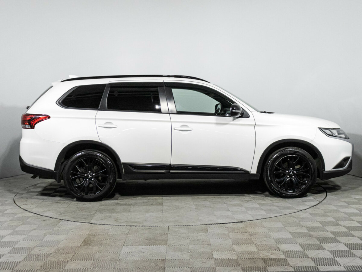 Mitsubishi Outlander б/у, 2021, Вариатор. Фото: #3