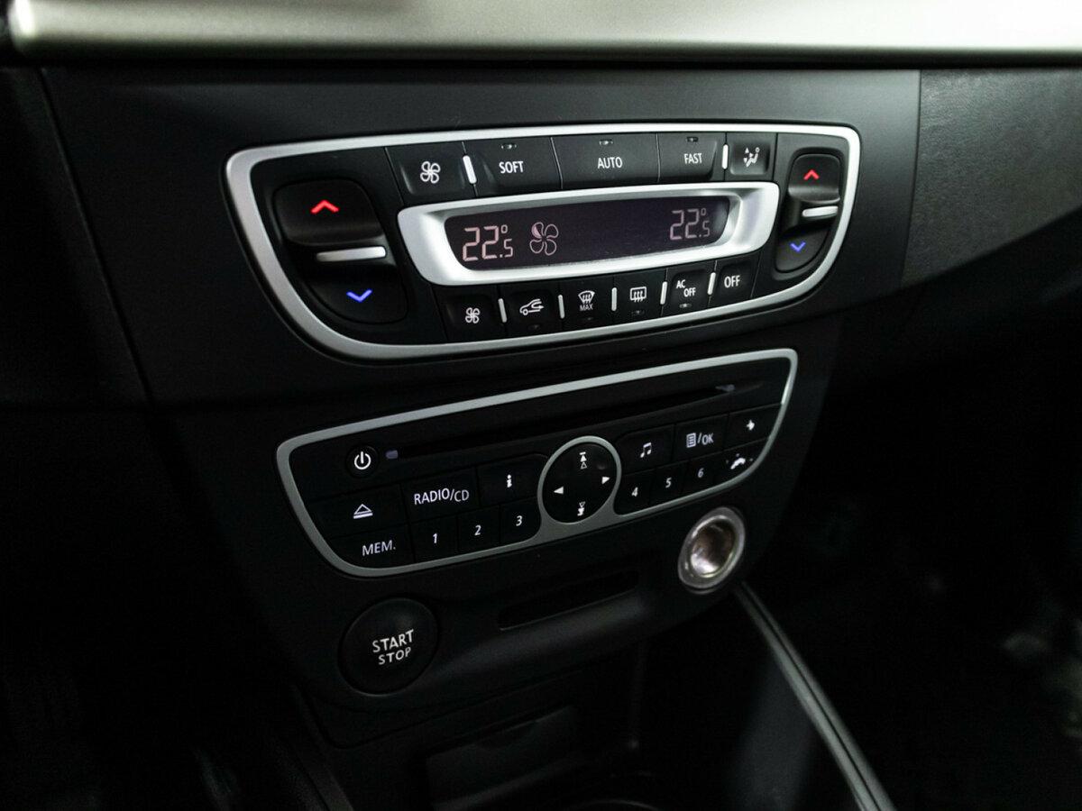 Renault Fluence б/у, 2012, Механическая. Фото: #13