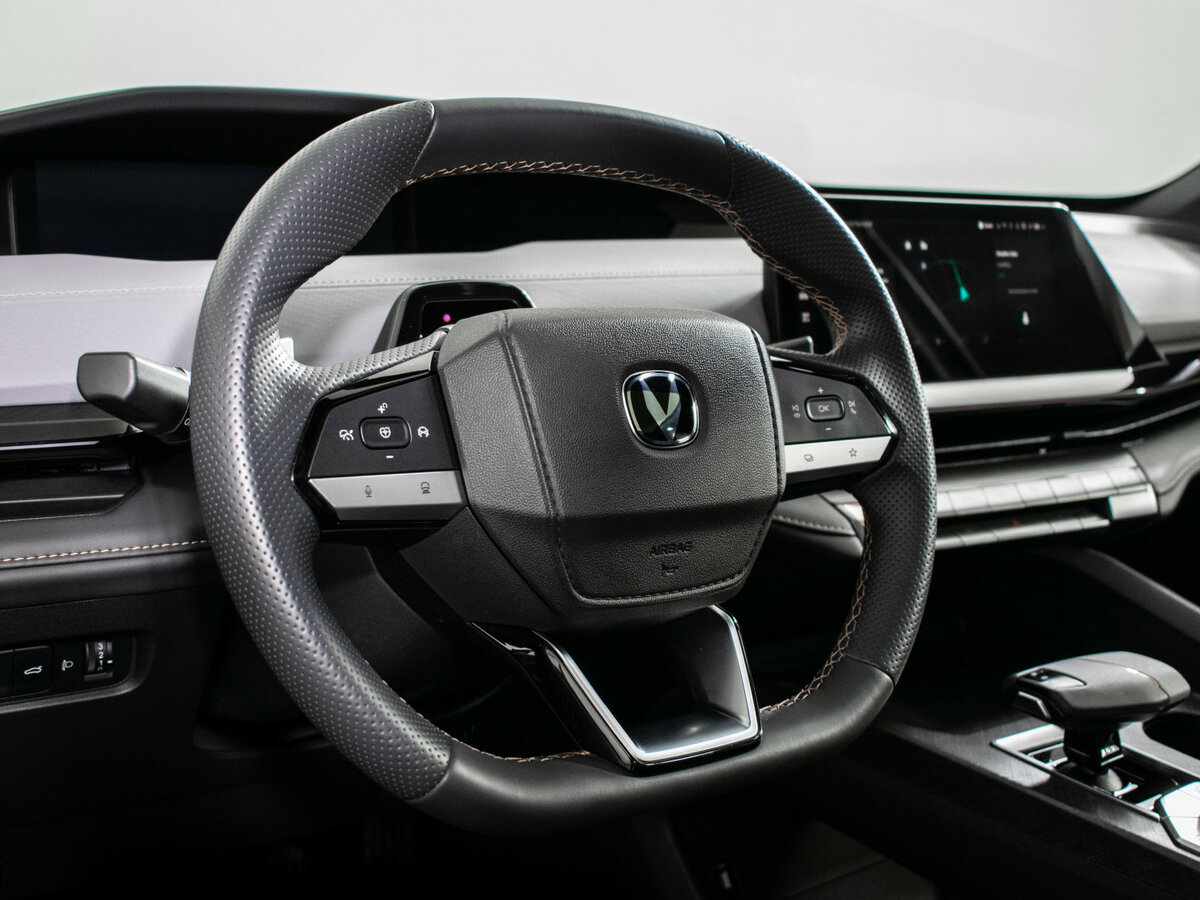 Changan UNI-V б/у, 2023, Роботизированная. Фото: #13