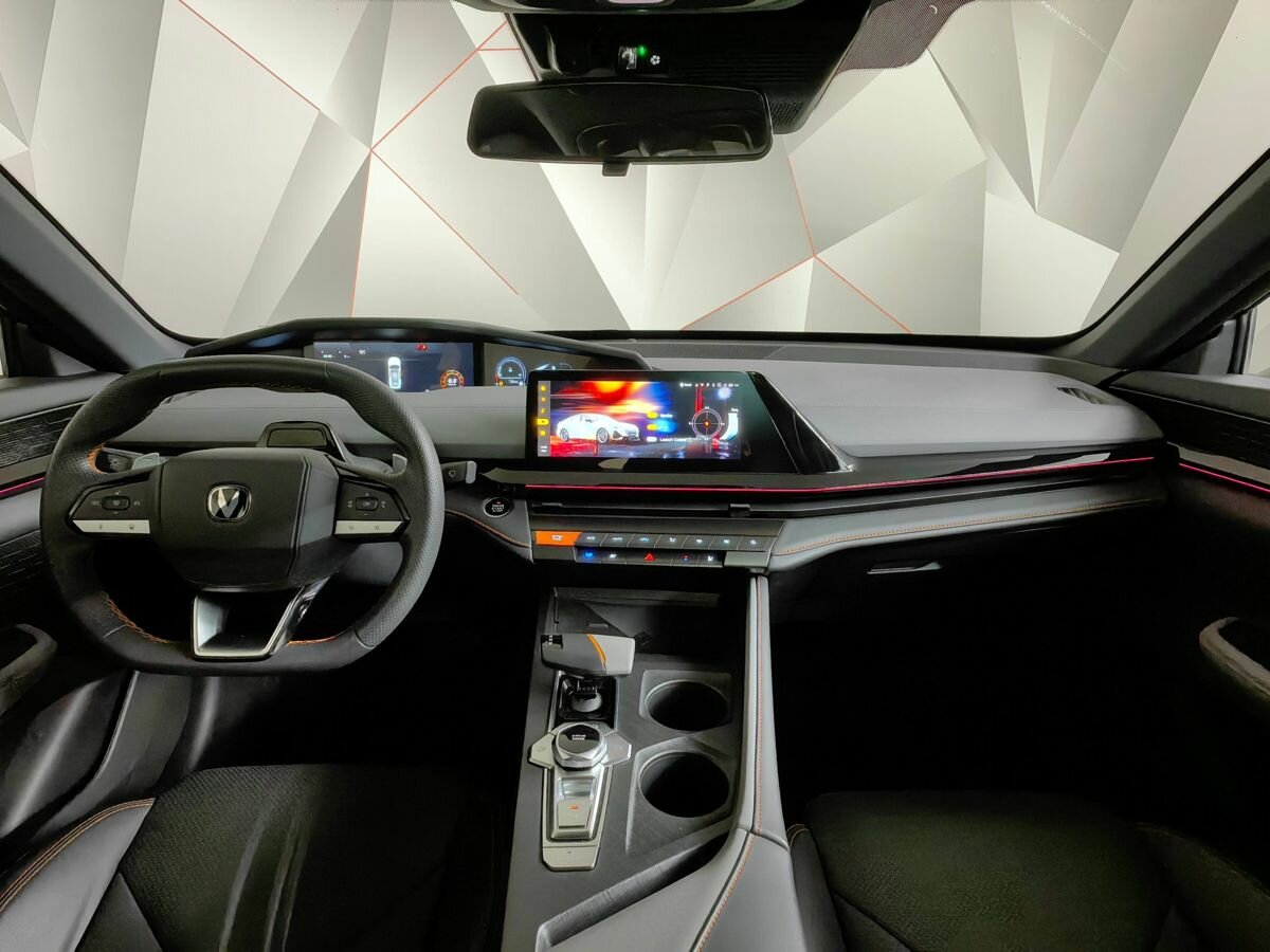 Changan UNI-V б/у, 2023, Роботизированная. Фото: #9