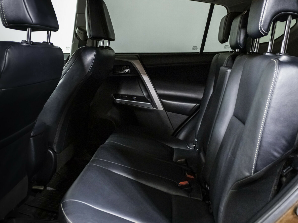 Toyota RAV4 б/у, 2017, Автоматическая. Фото: #10