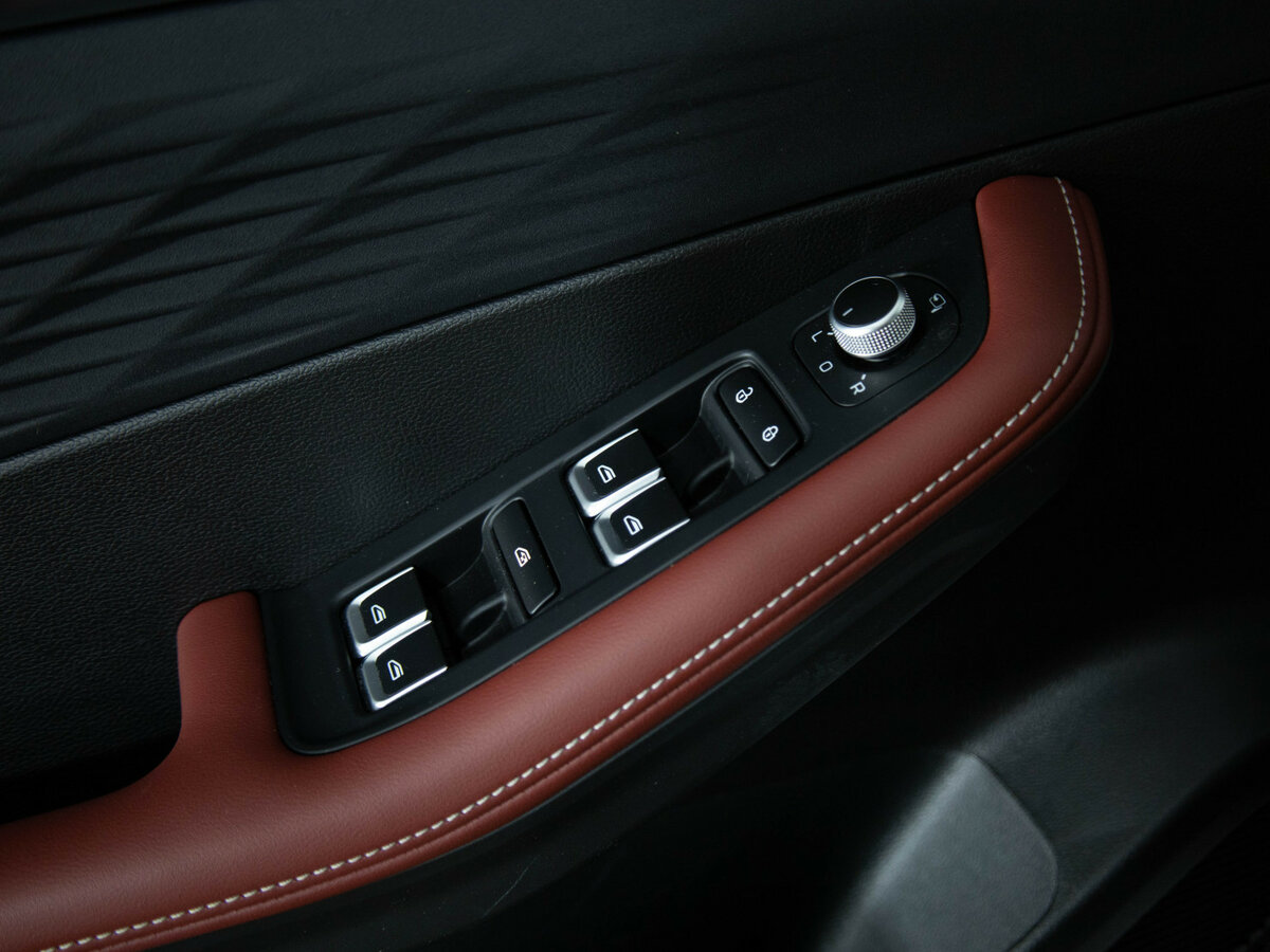 Geely Coolray б/у, 2023, Роботизированная. Фото: #18