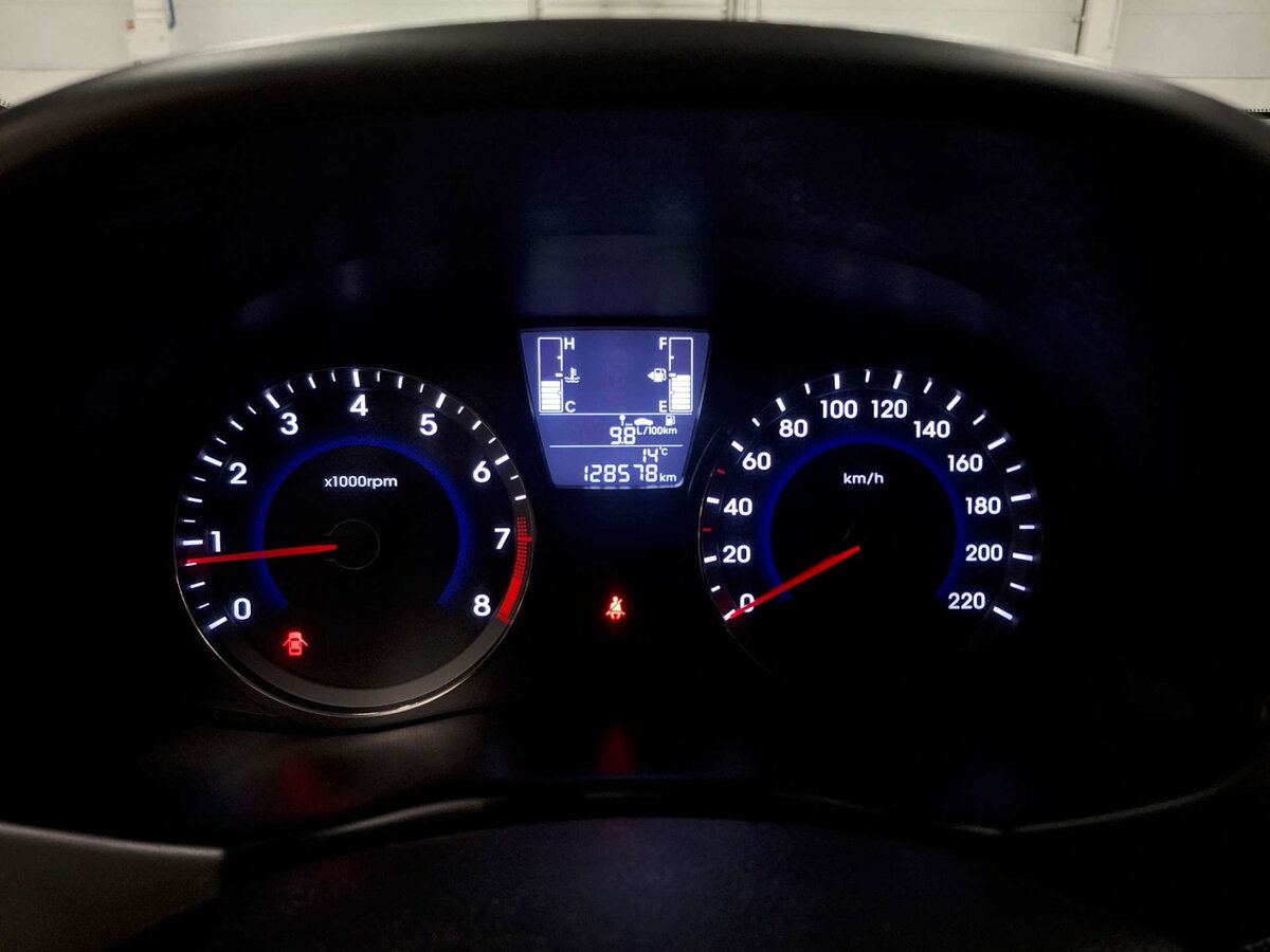 Хендай Солярис б/у, 2016, Механическая. Фото: #12