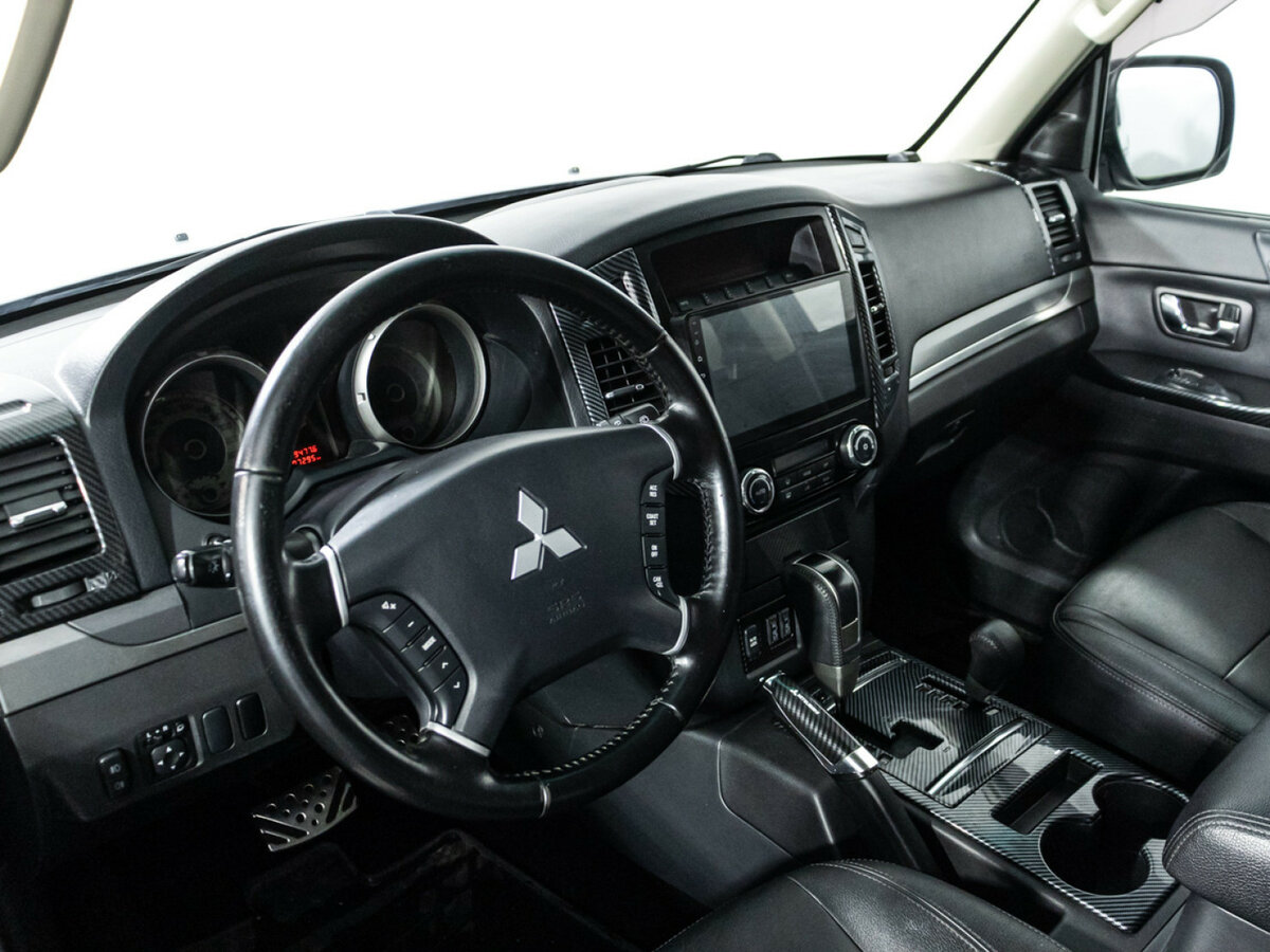 Mitsubishi Pajero б/у, 2015, Автоматическая. Фото: #8