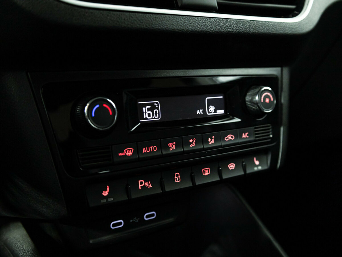 Volkswagen Polo б/у, 2022, Роботизированная. Фото: #12