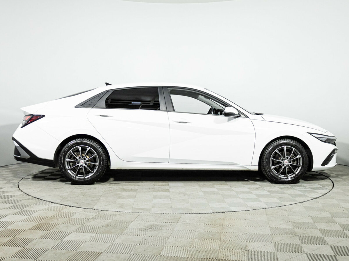 Hyundai Elantra б/у, 2023, Вариатор. Фото: #3