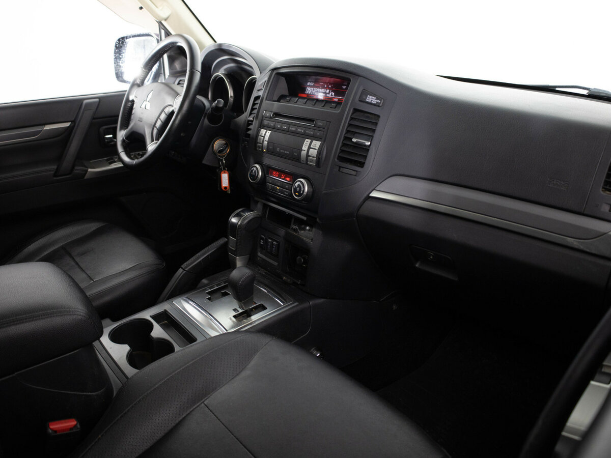 Mitsubishi Pajero б/у, 2013, Автоматическая. Фото: #8