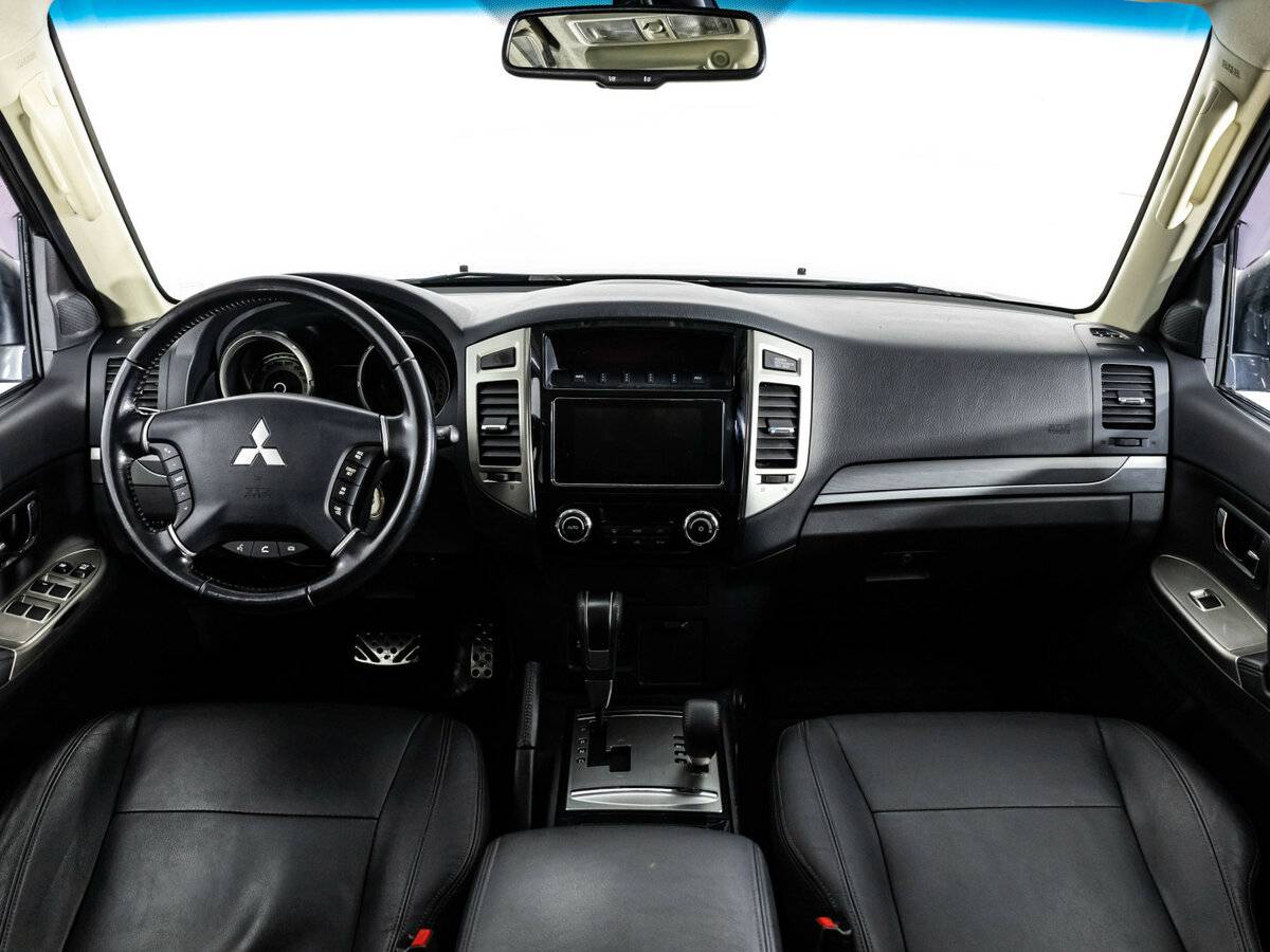 Mitsubishi Pajero б/у, 2017, Автоматическая. Фото: #10