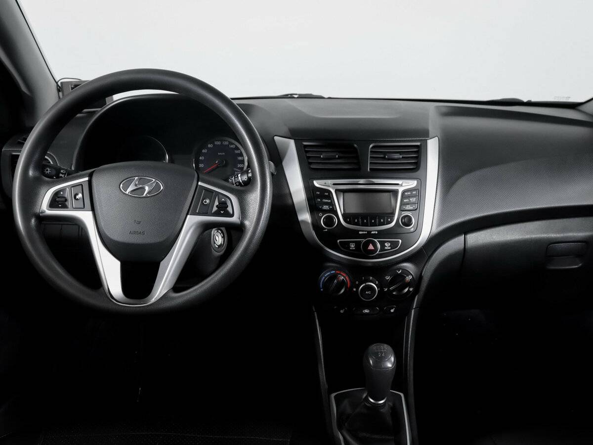 Hyundai Solaris б/у, 2013, Механическая. Фото: #9