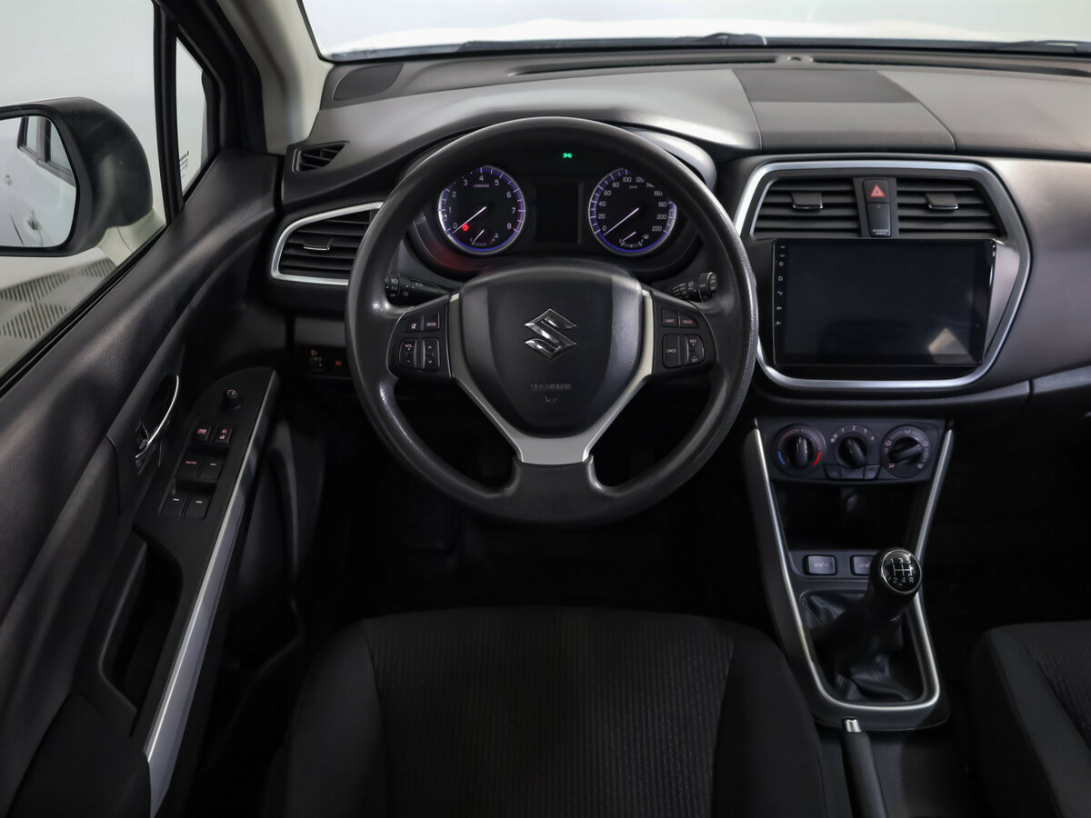 Suzuki SX4 б/у, 2017, Механическая. Фото: #8