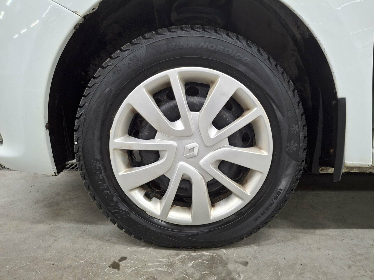 Рено Логан б/у, 2017, Автоматическая. Фото: #17