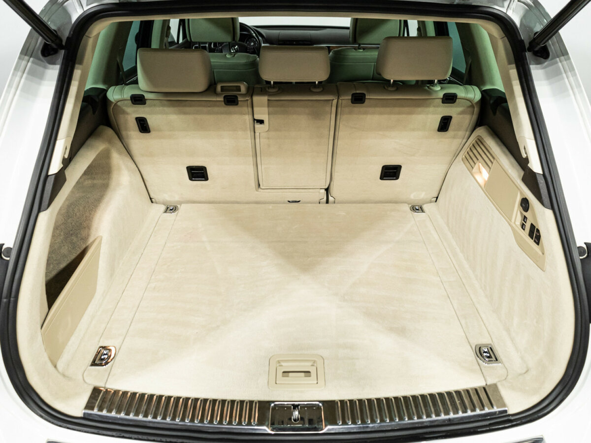 Volkswagen Touareg б/у, 2013, Автоматическая. Фото: #21