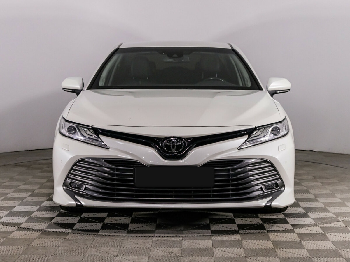 Toyota Camry б/у, 2019, Автоматическая. Фото: #1