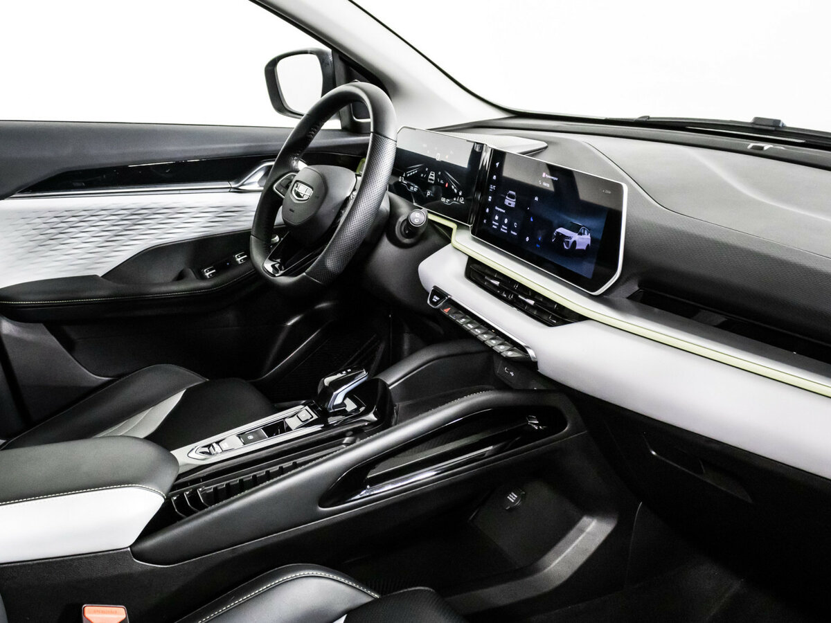 Geely Coolray б/у, 2023, Роботизированная. Фото: #6