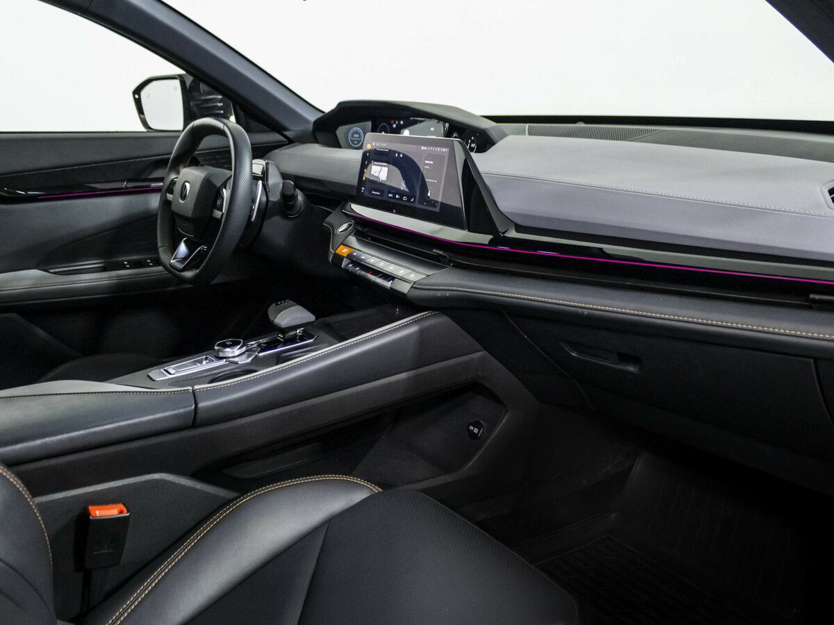 Changan UNI-V б/у, 2023, Роботизированная. Фото: #8