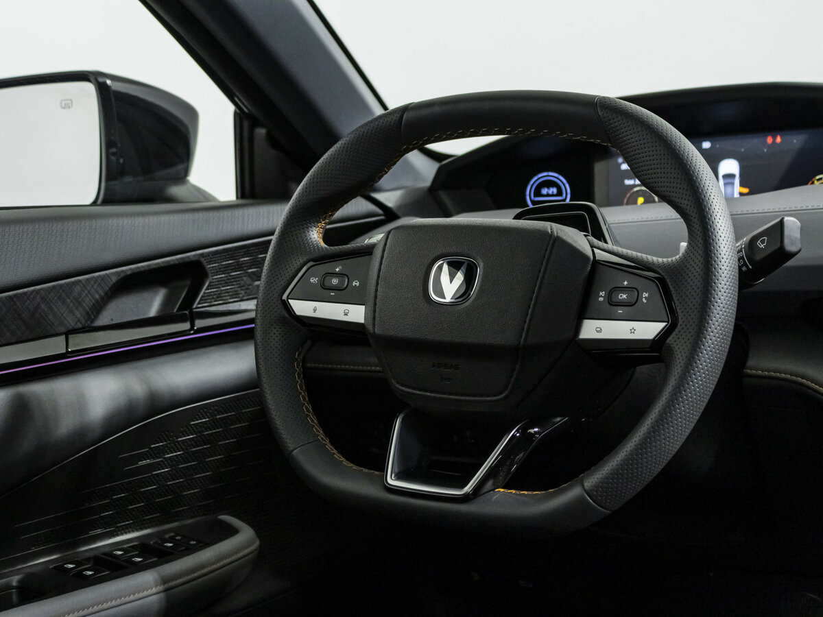 Changan UNI-V б/у, 2023, Роботизированная. Фото: #8