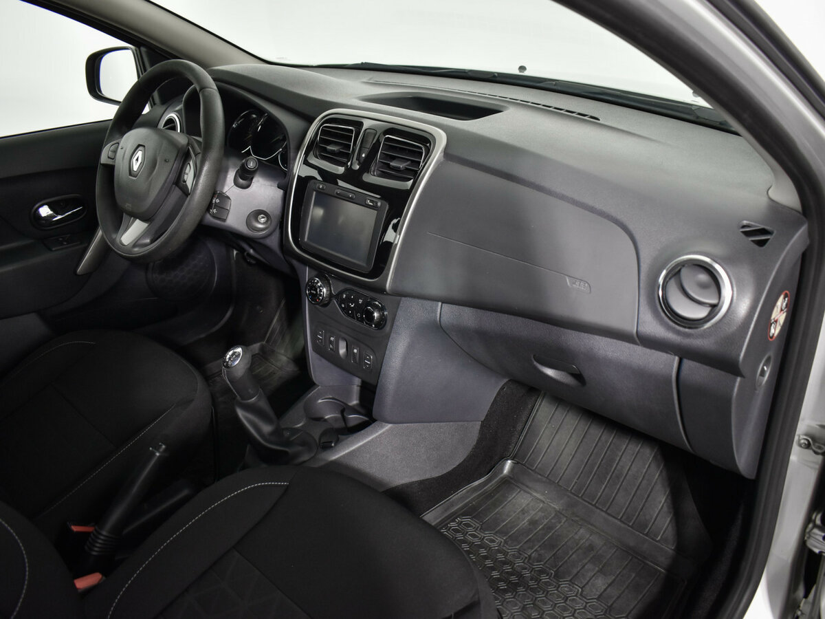 Renault Sandero б/у, 2016, Механическая. Фото: #11