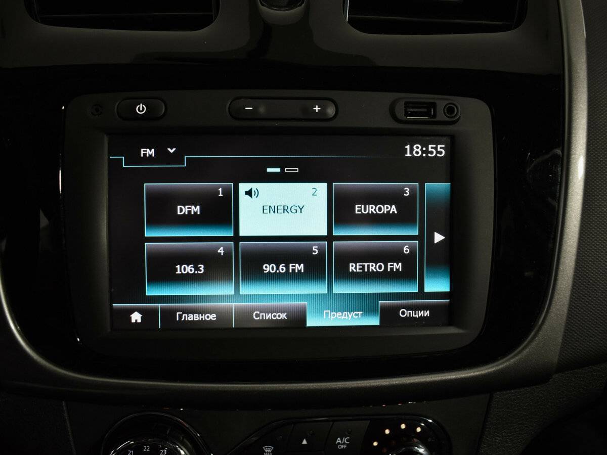 Renault Sandero б/у, 2016, Механическая. Фото: #15