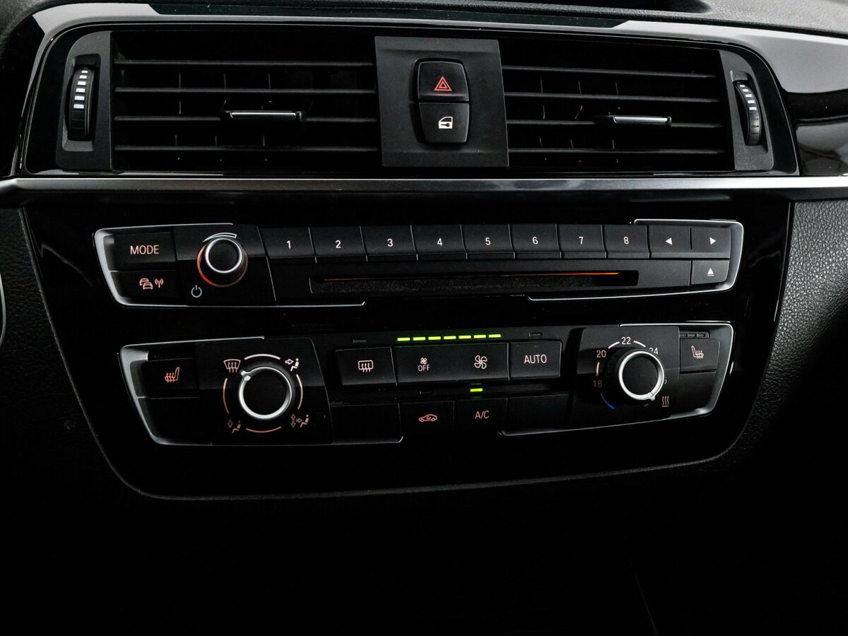 BMW 1 серии б/у, 2017, Автоматическая. Фото: #12