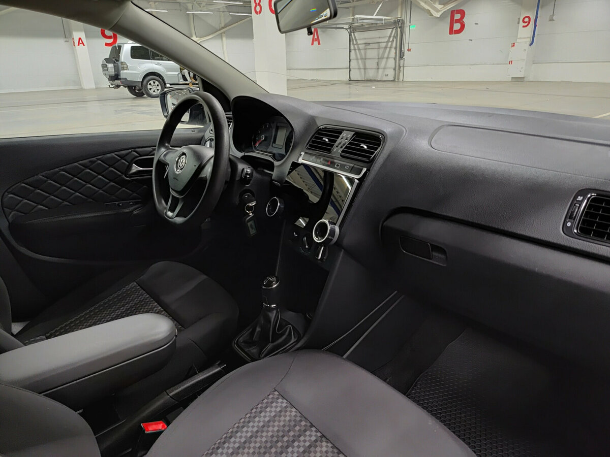 Volkswagen Polo б/у, 2017, Механическая. Фото: #10