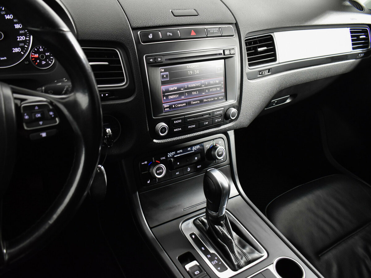 Volkswagen Touareg б/у, 2015, Автоматическая. Фото: #16