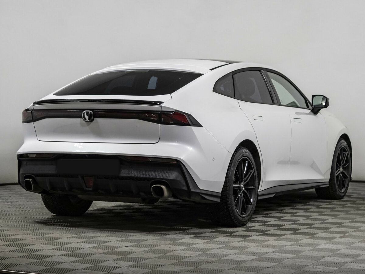 Changan UNI-V б/у, 2023, Роботизированная. Фото: #3