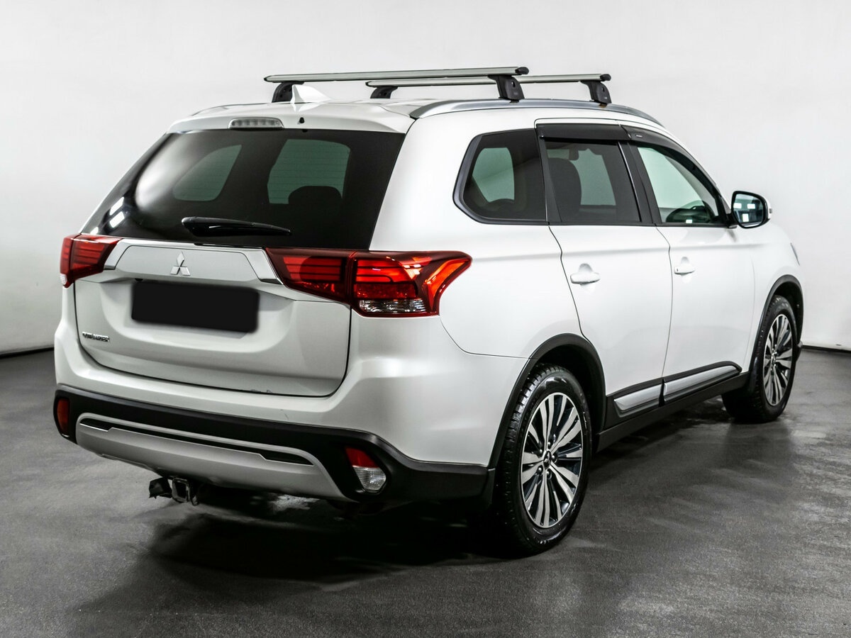 Mitsubishi Outlander б/у, 2021, Вариатор. Фото: #4