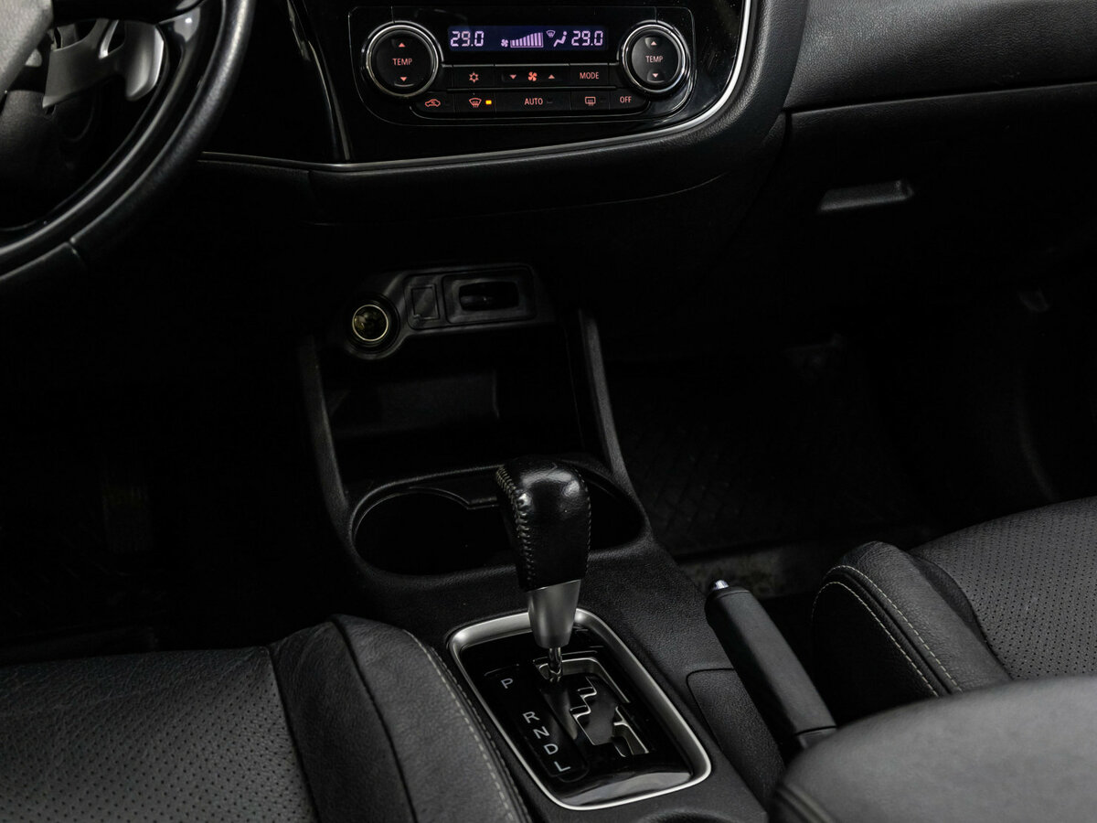 Mitsubishi Outlander б/у, 2016, Вариатор. Фото: #9