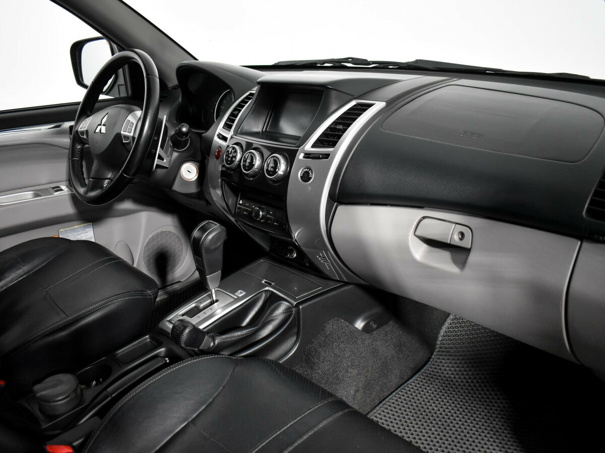 Mitsubishi Pajero Sport б/у, 2013, Автоматическая. Фото: #10