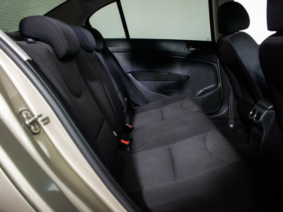 Peugeot 408 б/у, 2013, Механическая. Фото: #8