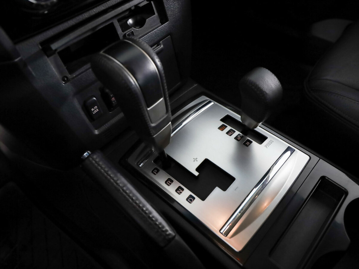 Mitsubishi Pajero б/у, 2015, Автоматическая. Фото: #11