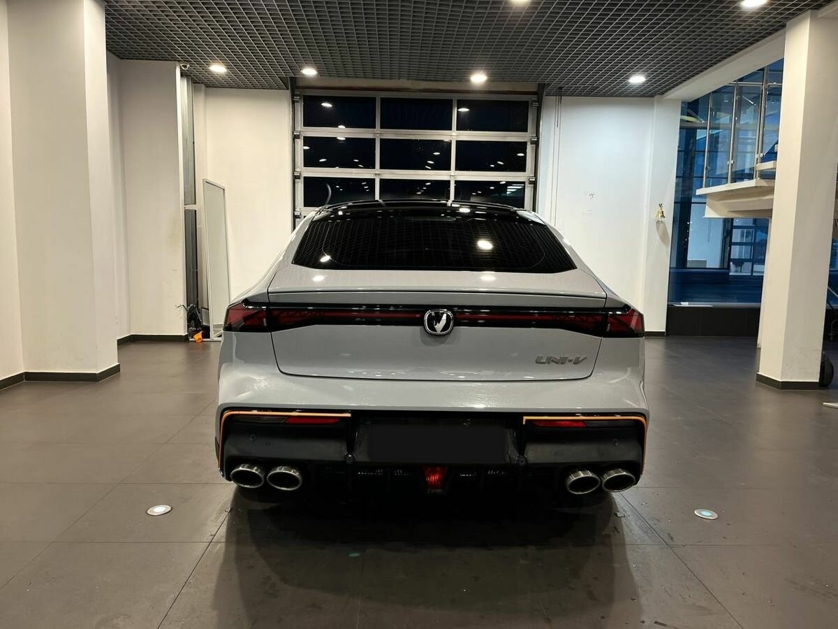 Changan UNI-V б/у, 2023, Роботизированная. Фото: #2