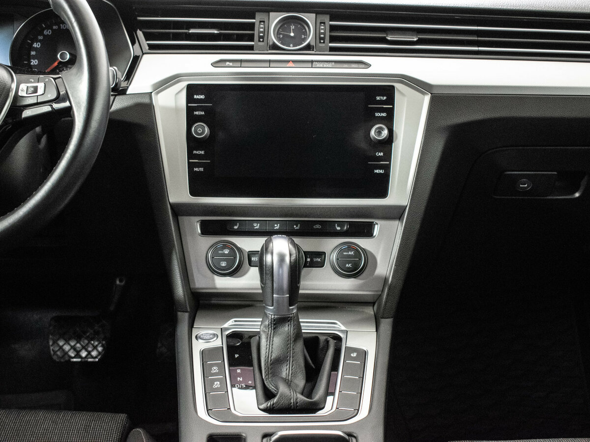 Volkswagen Passat б/у, 2017, Роботизированная. Фото: #13