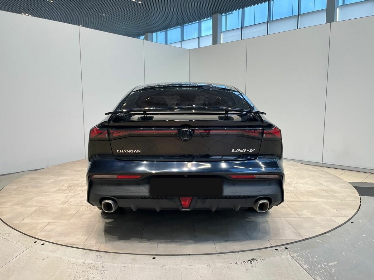 Changan UNI-V б/у, 2024, Роботизированная. Фото: #3