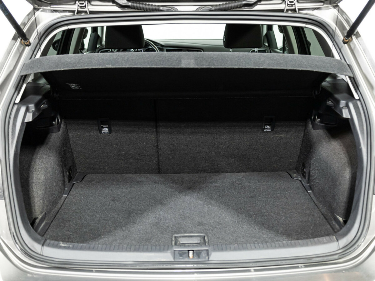 Volkswagen Golf б/у, 2013, Механическая. Фото: #16