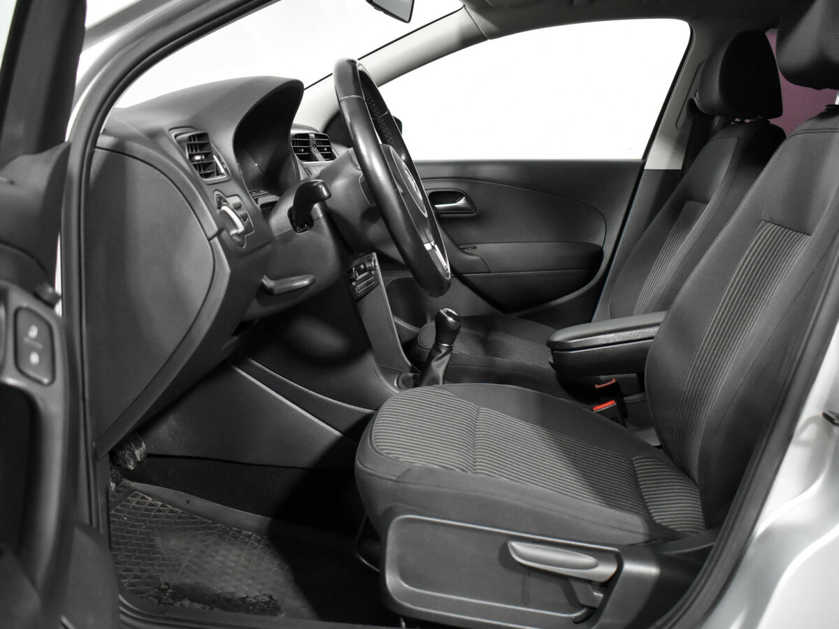 Volkswagen Polo б/у, 2015, Механическая. Фото: #9