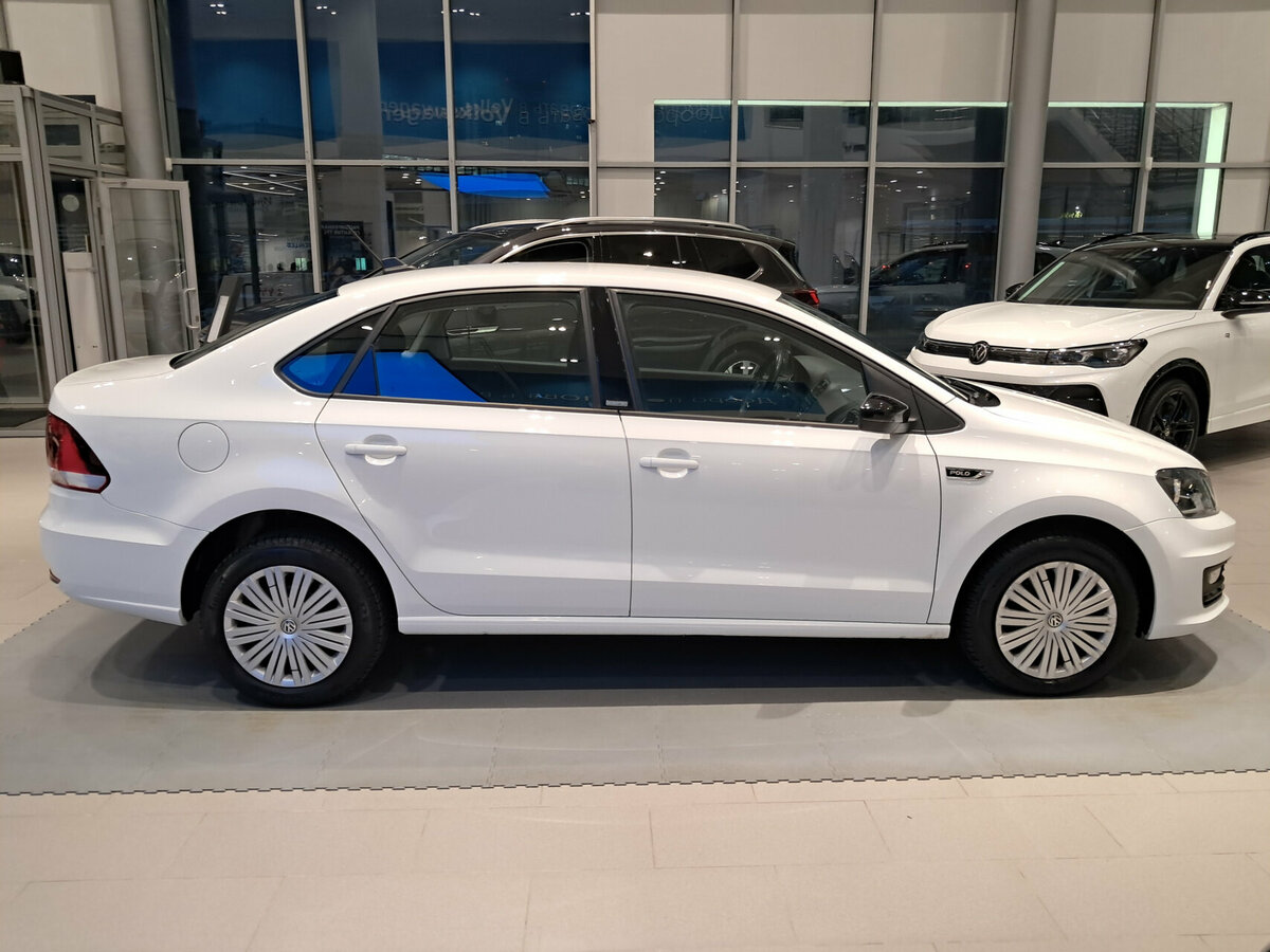 Volkswagen Polo б/у, 2017, Автоматическая. Фото: #3