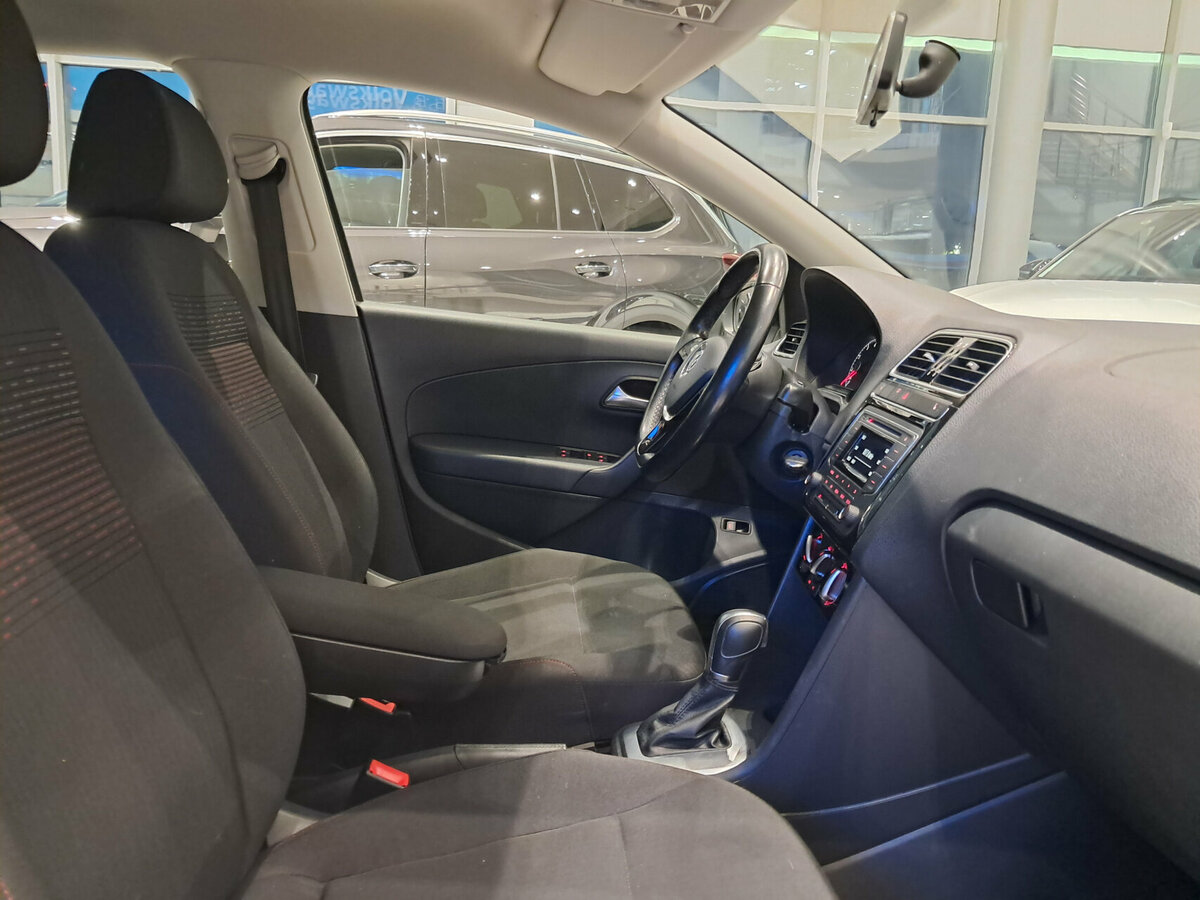 Volkswagen Polo б/у, 2017, Автоматическая. Фото: #10