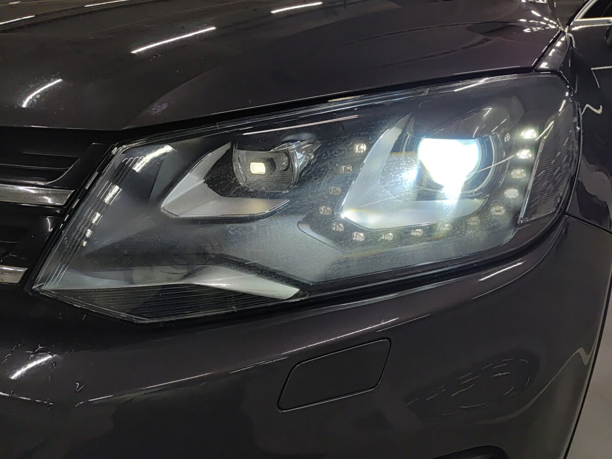 Volkswagen Touareg б/у, 2012, Автоматическая. Фото: #16