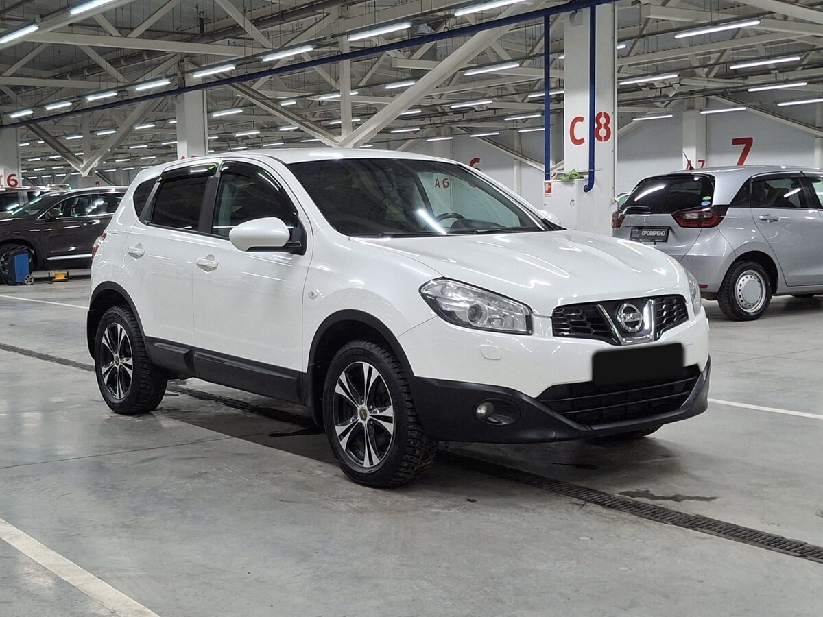 Nissan Qashqai б/у, 2013, Механическая. Фото: #2