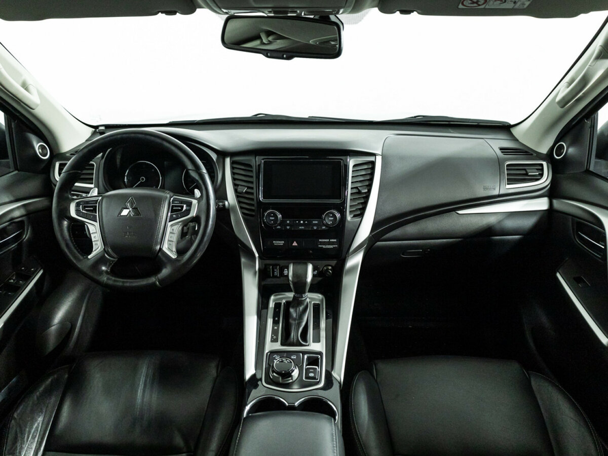 Mitsubishi Pajero Sport б/у, 2017, Автоматическая. Фото: #10